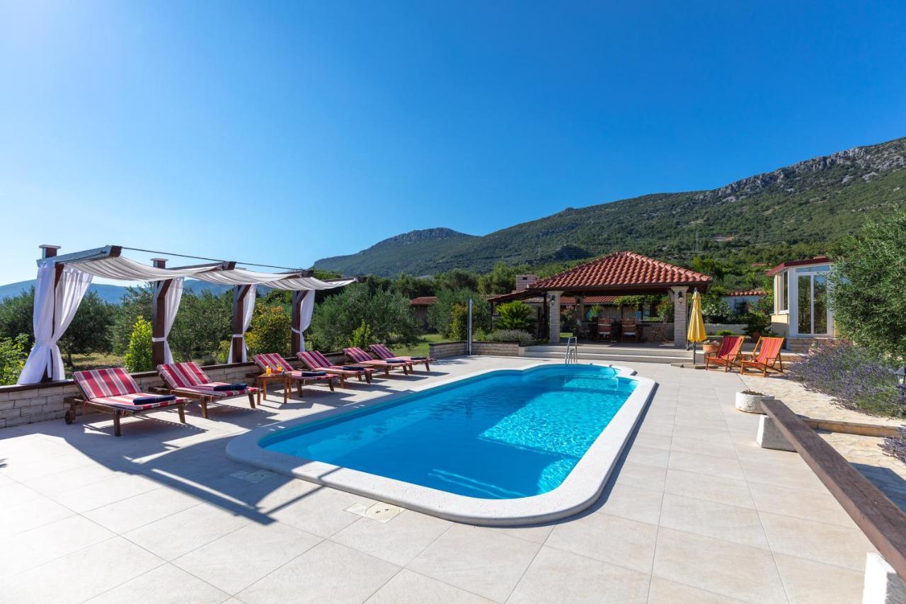 Villa Oliva Kaštela 外观 照片